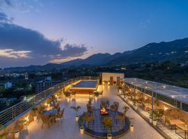 Perfectstayz Premium Dehradun at Rajpur road，位于德拉敦的酒店