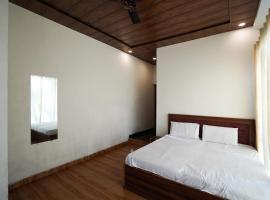 Hotel O R G Farm House，位于密拉特的酒店