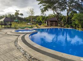 Iremia De Lagos Glamping Resort and Activity Grounds，位于Balayan的酒店