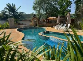 Tree Space Lanta Pool Stay Quiet & Near Beach