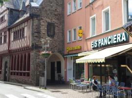 Schöne Wohnung über Lahnsteins Traditionseisdiele，位于兰施泰因的酒店