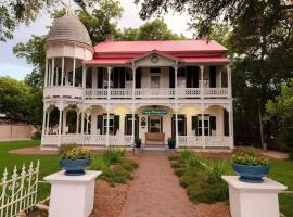 Gruene Mansion Inn，位于新布朗费尔斯的酒店