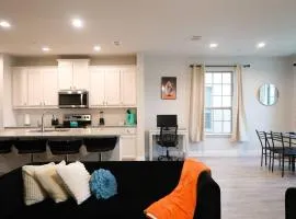 Stylish 3BR Townhome Near Fort Worth