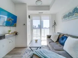 Modern Downtown Condo with Gym