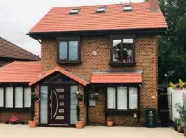 Read Oak Lodge - Summer Offer - Free Parking - Value for Money - Near PRUH - Orpington - 20 Mins from London Bridge