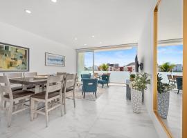 Great Location 3BR Condo walk to Beach & Downtown，位于卡波圣卢卡斯的酒店