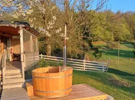 Nature Getaway with Wooden Soaking Hot Tub