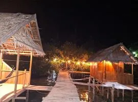 Kombrof Homestay & Dive Center