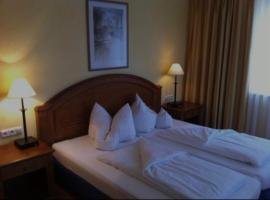 Hotel La Strada & Sultan，位于施塔费尔湖畔穆尔瑙的酒店