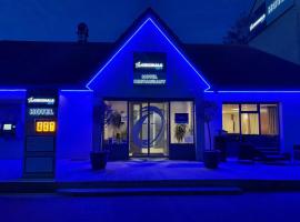 The Originals City Hôtel La Verrière-Yvelines，位于拉维赫的酒店