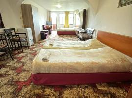 Guestrooms Ross，位于大特尔诺沃的酒店