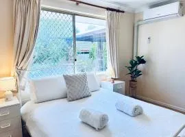 Pet friendly home near Adventure World Fiona Murdoch