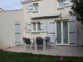 Agréable maison à 700m du centre de la Cotinière - SPO000-383