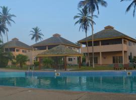 Elmina Bay Resort，位于Elmina埃尔米纳城堡附近的酒店