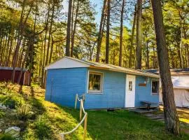 Camping Standard Bungalow Ferienwohnung auf Rügen - bis 5 Personen - nur 100m zum Naturstrand - mitten im Wald - Familien und Hunde herzlich willkommen - Feriensiedlung Schwalbennest
