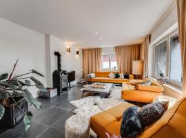 Boutique Ferienhaus mit Garten und Bergblick，位于布莱夏的酒店