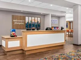 芝加哥北站罗耀拉汉普顿酒店 