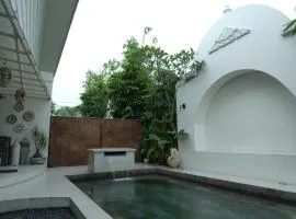 Kanjeng Heritage Villa by Raminten