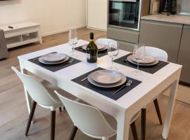 Modern luxury nest within walking distance of Lake Como，位于特雷梅佐的酒店