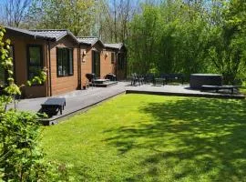 Cherry Tree Lodge with Hot Tub near Alton Towers