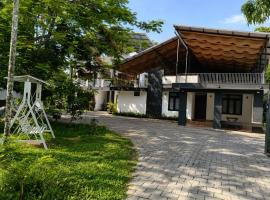 Forest Soul by BOB Hotels - Forest Retreat with Pool，位于Batheri的酒店