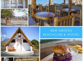 New Amigos - Beachclub & Hostel，位于Santo Domingo的酒店