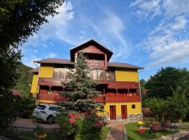 Casa Drumetului，位于科马尔尼克的酒店
