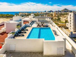 Bahia del tezal 202b: 2BR/2BT Condo, Big pool, 5 minutes walk to Beach!，位于卡波圣卢卡斯的酒店