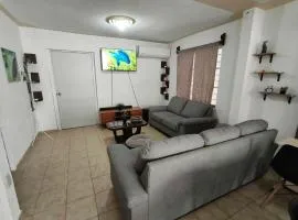 SweetHome con amplio y fresco patio
