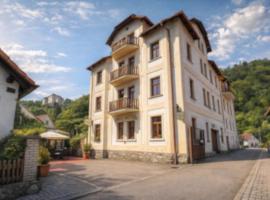 Hotel Bella Český Šternberk，位于捷克施特恩贝克的酒店