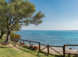 Villa Accesso diretto alla Spiaggia - FRONTE MARE，位于罗通多港的酒店