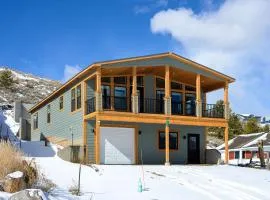Brand New Cozy Mountain Retreat Cabin with Panoramic Views Near Winter Park, Tabernash Colorado