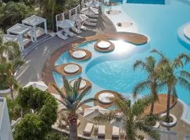 Caramel, A Resort to Live