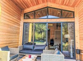 Holiday Home Tiny House Glockenalm-Chalet Jasmin by Interhome，位于Aurach的酒店