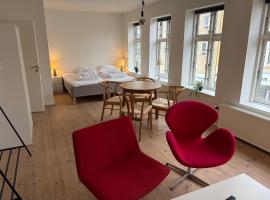 Slotsgaarden ved Hesten，位于兰讷斯的酒店