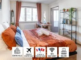 Studio balcon, proche gare, aéroport et frontière