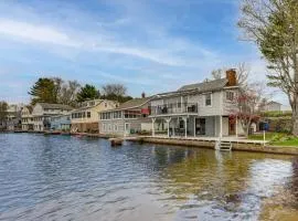 Tranquil Waters: Modern Bolton Escape on the Lake