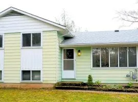 Relaxing 2-Bed Country Home Bruce Trail & Falls