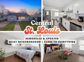 Cute bungalow in a great St Louis neighborhood，位于圣路易斯的酒店