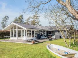 5 person holiday home in Tarm-By Traum，位于察姆的酒店