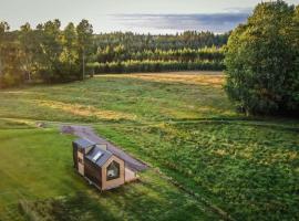 Bostebacken Gard Tiny House by Tiny Away，位于Eckerud的酒店