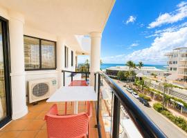 Stylish 1 Bedroom with Private Rooftop Spa at the Aegean，位于穆卢拉巴的酒店