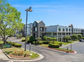 Quality Inn Duluth - Atlanta Northeast，位于德卢斯的酒店