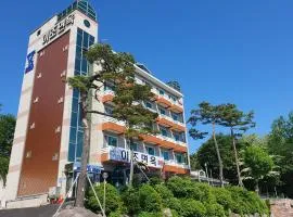 Y2 Stay Hotel