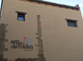 Casa Salto de Rold&aacute;n，位于Api&eacute;s的浪漫度假酒店