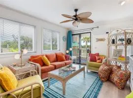Retro-Themed Condo 2BR Perfect Location