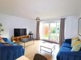 Addlestone Modern 4 Bedroom Townhouse