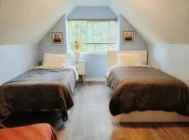 Bed Plus One in House
