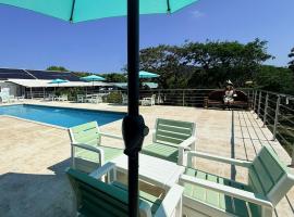 Hotel and Dive Center Roatan Yacht Club，位于罗阿坦的酒店