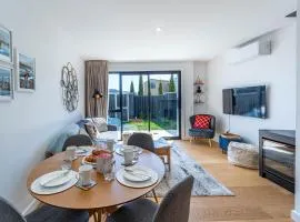 Modern Warm & Cosy Townhouse - 5 min to Wānaka